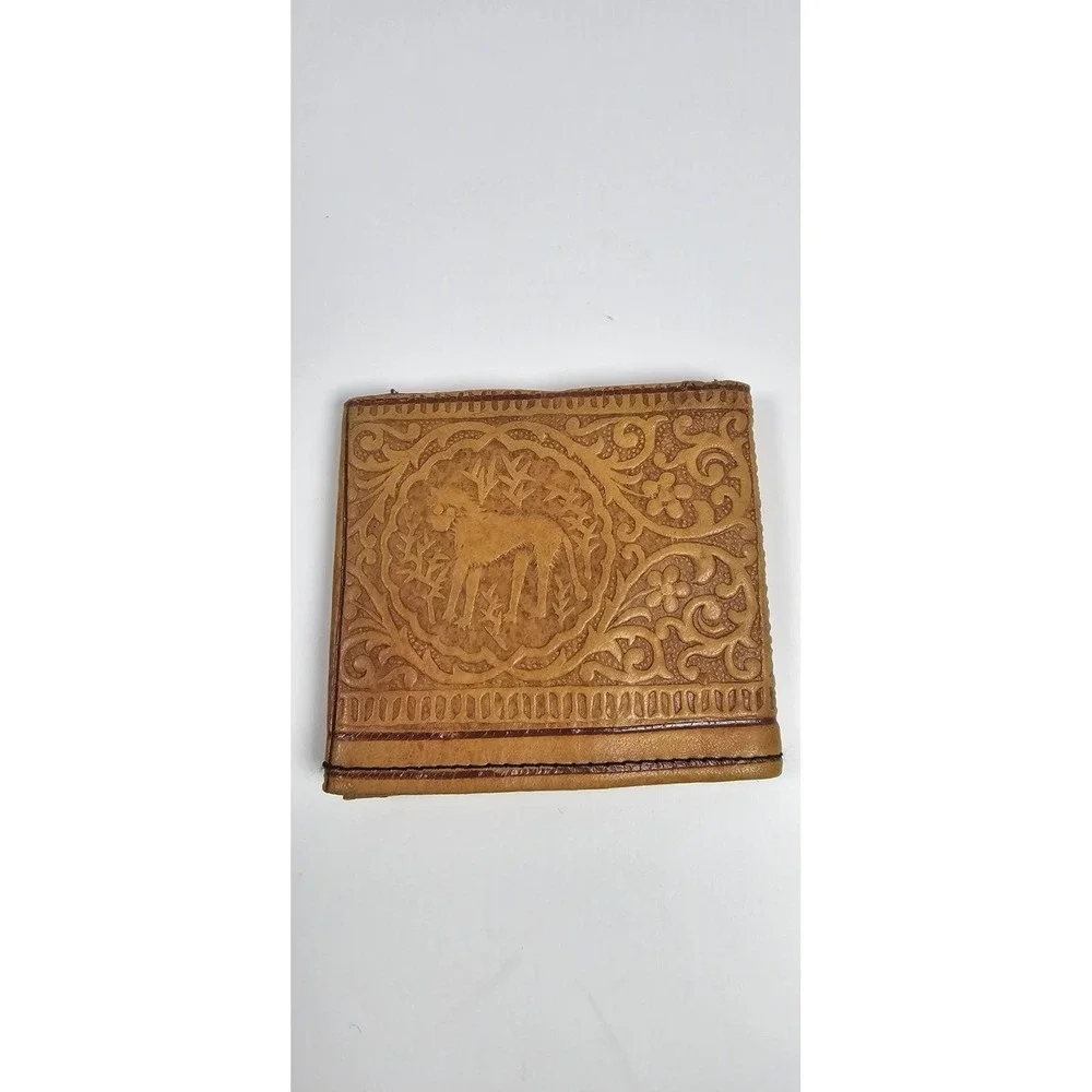 Vintage Tooled Leather Dog Wallet Embossed Animal‎ Snap Closure